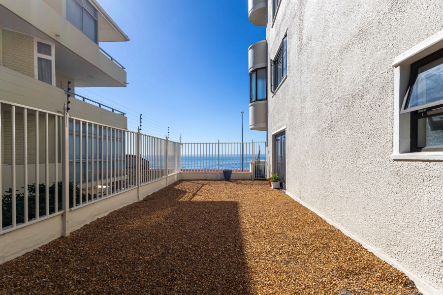 1 Bedroom Property for Sale in Sea Point Western Cape
